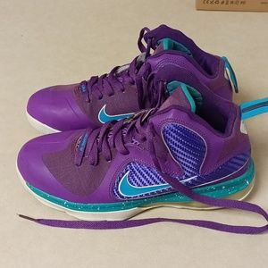 Girls Nike Lebron 9 Summit Lake Hornets Size 5.5